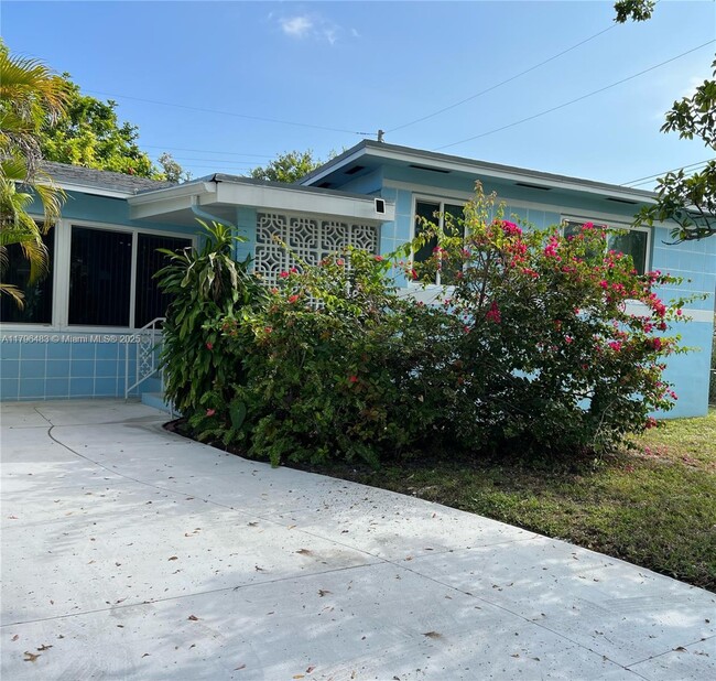 12115 NE Miami Ct in North Miami, FL - Building Photo - Building Photo
