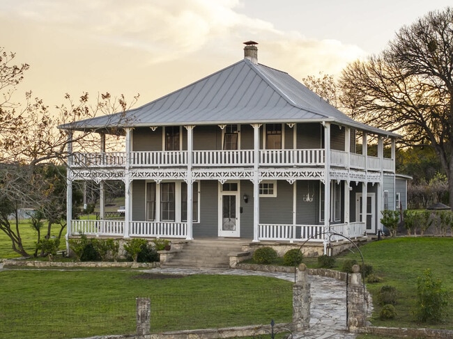11 Maytum Pass in Boerne, TX - Building Photo - Building Photo