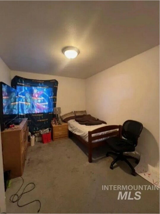 1248 NW Nina Ct in Mountain Home, ID - Building Photo