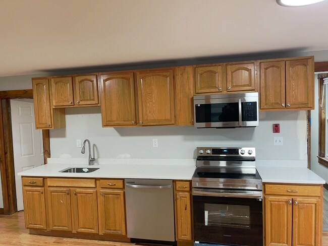 12 Watson St, Unit 1 in Brockton, MA - Building Photo - Building Photo