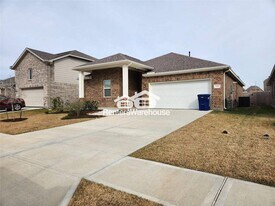 8430 Bay Rdg Cir in Beach City, TX - Building Photo