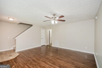 3805 Waldrop Ln in Decatur, GA - Building Photo - Building Photo