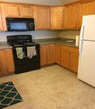 1109 Evergreen Ln, Unit 2 in Chippewa Falls, WI - Building Photo - Building Photo
