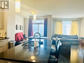 243 Brambling Way in Ottawa, ON - Building Photo - Building Photo