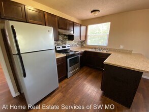 1400 S Campbell Ave in Springfield, MO - Building Photo - Building Photo