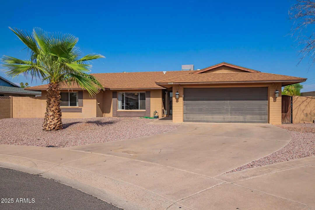 3929 S Pine St in Tempe, AZ - Building Photo