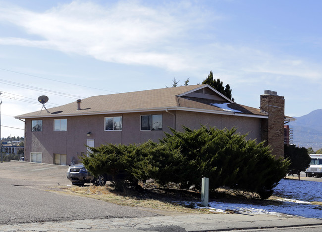 335 Ruskin Dr in Colorado Springs, CO - Building Photo - Building Photo