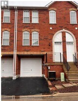 6880 Meadowvale Town Centre Cir in Mississauga, ON - Building Photo