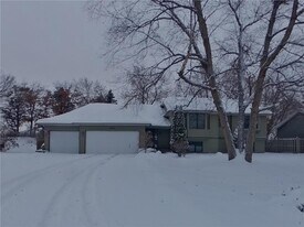 1503 Palomino Trail in Eagan, MN - Building Photo