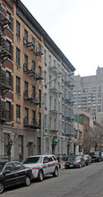 417 East 87 Street in New York, NY - Foto de edificio - Building Photo