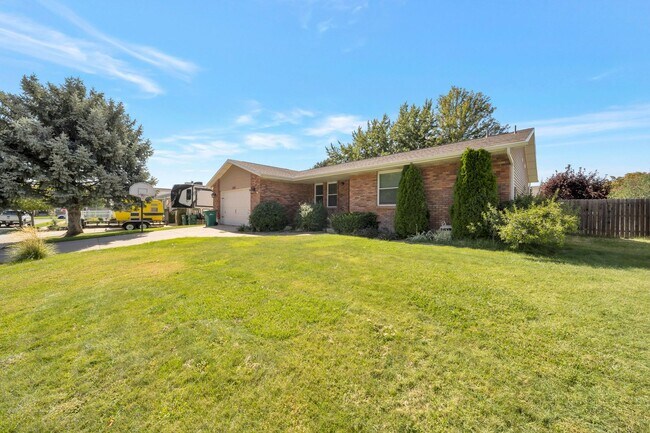 2201 N 2300 E in Layton, UT - Building Photo - Building Photo