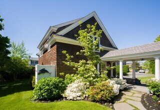 190 Coggeshall Ave, Unit 1A in Newport, RI - Building Photo - Building Photo