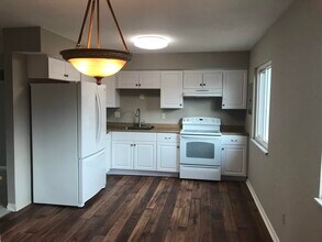 5685 Coach Dr E in Kettering, OH - Building Photo - Building Photo