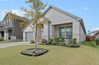 3420 Kingsgarden Rd in Denton, TX - Foto de edificio - Building Photo