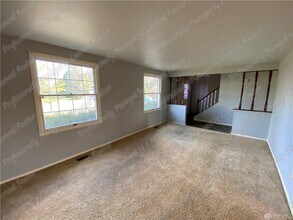 1379 New Haven Ct in Dayton, OH - Foto de edificio - Building Photo