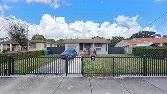 3041 NW 16th St in Miami, FL - Building Photo