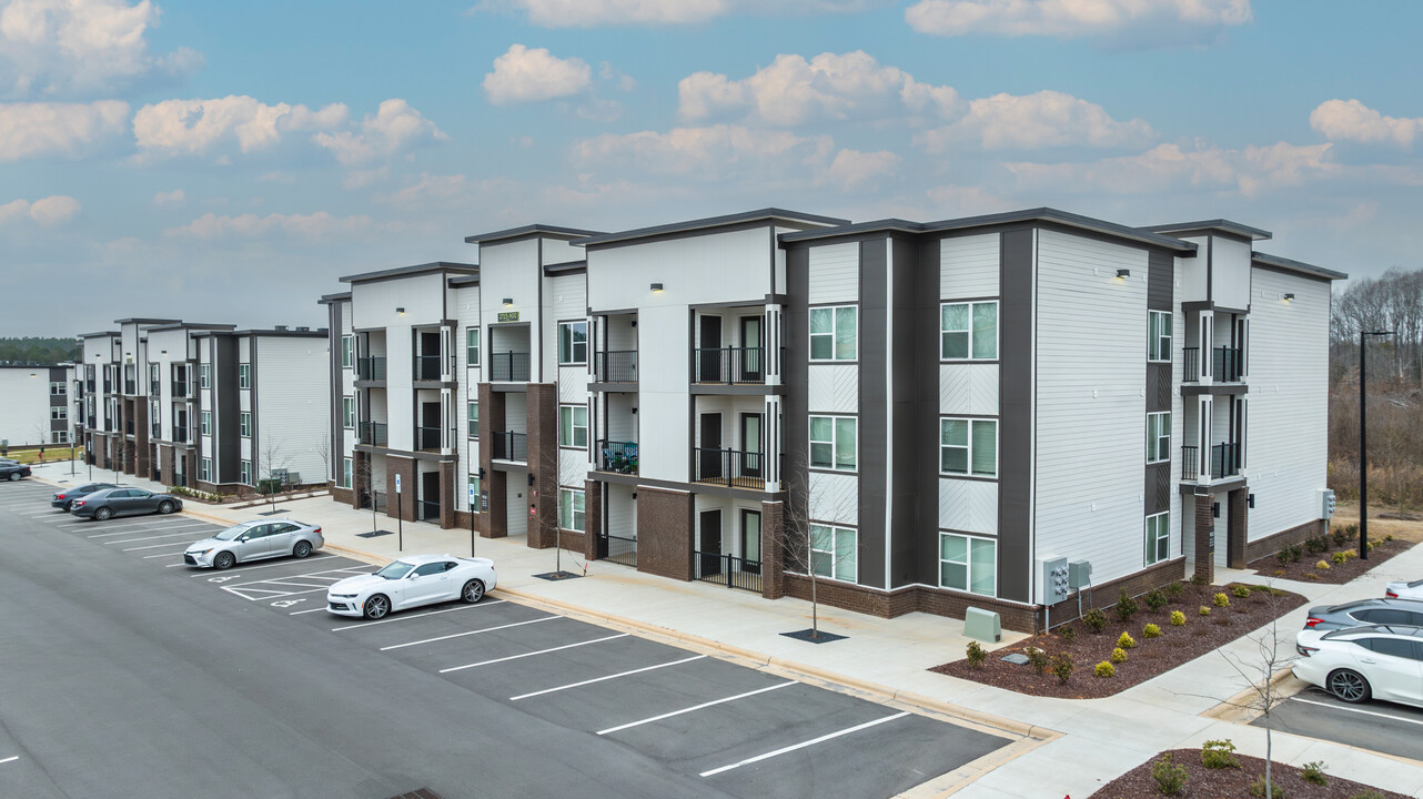 Rowan Woodland in Salisbury, NC - Building Photo