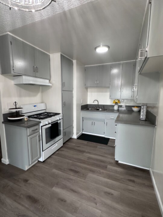 1164 W Duarte Rd in Duarte, CA - Building Photo