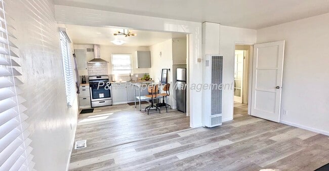 7437 Hyatt St, Unit 7437 Hyatt in San Diego, CA - Foto de edificio - Building Photo