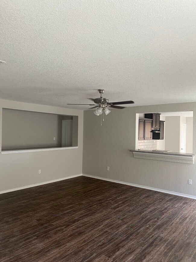 10352 Gold Rush Creek in San Antonio, TX - Building Photo - Building Photo