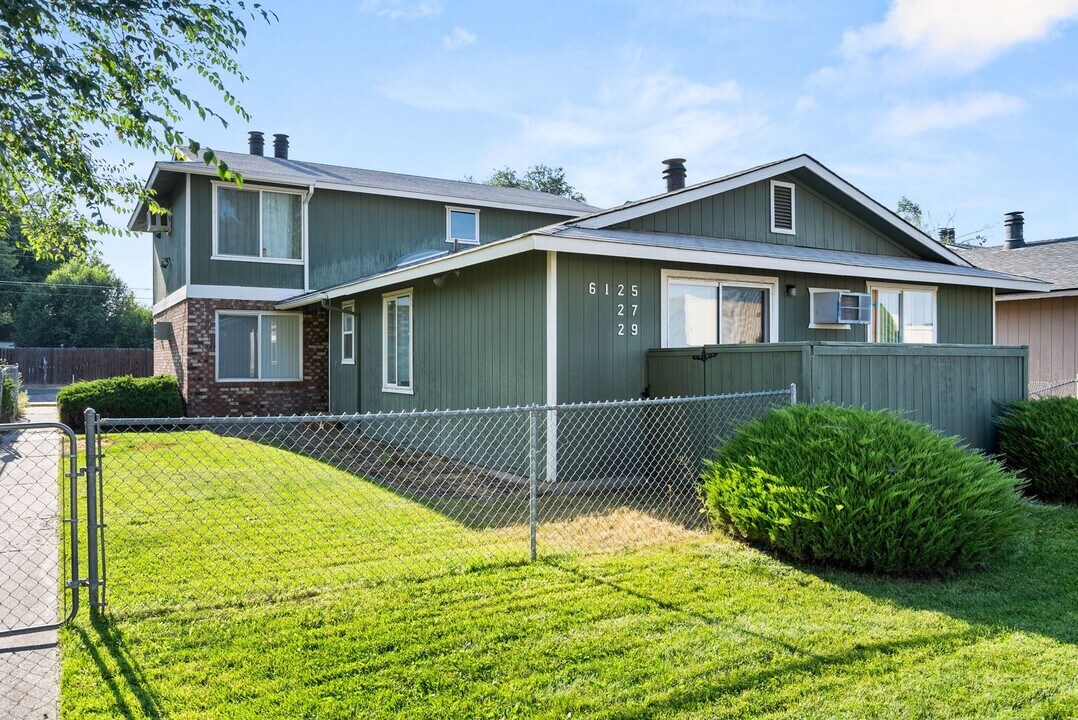 6125 N Addison St-Unit -6127 in Spokane, WA - Building Photo