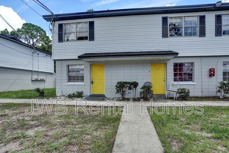 2859 Yellow Pine Ct in Jacksonville, FL - Building Photo