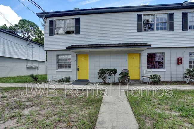 property at 2859 Yellow Pine Ct