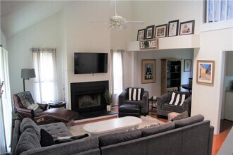 818 Meads Rd in Norfolk, VA - Building Photo - Building Photo