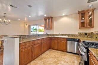 4869 Alondra Way in Carlsbad, CA - Building Photo - Building Photo