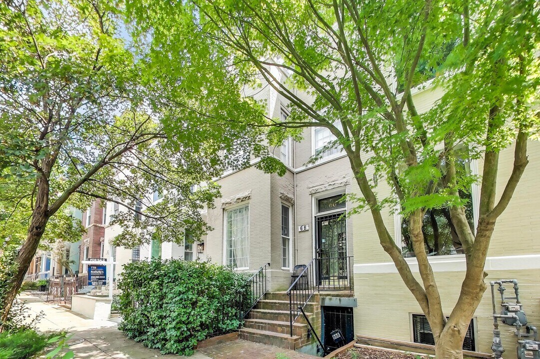 66 V St NW in Washington, DC - Building Photo