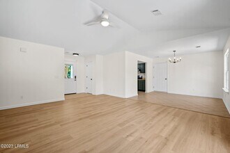 7 Grandiflora Ln in Beaufort, SC - Building Photo - Building Photo