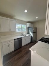 143 E 1st St, Unit 143 in San Dimas, CA - Building Photo - Building Photo