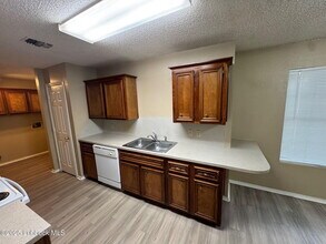 5011 60th St in Lubbock, TX - Building Photo - Building Photo