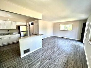 2040 Faywood Dr in Cincinnati, OH - Building Photo - Building Photo