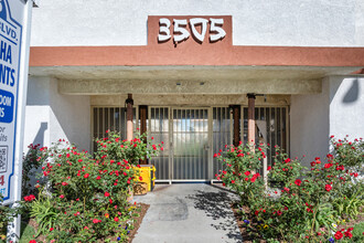 Tiki Aloha Apartments in Torrance, CA - Building Photo - Building Photo