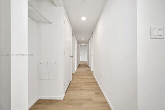 475 NE 125th St in North Miami, FL - Building Photo - Building Photo