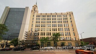 758 N Larrabee St in Chicago, IL - Building Photo