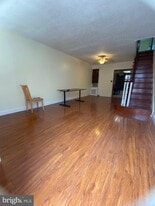 2417 S Hutchinson St