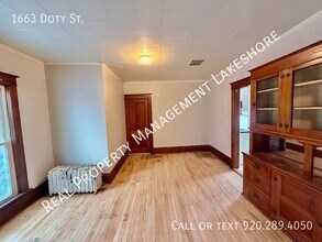 1663 Doty St in Oshkosh, WI - Building Photo - Building Photo
