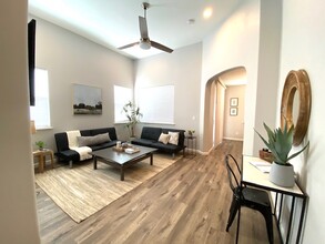 712 W Tivoli Ln in Clovis, CA - Building Photo - Building Photo