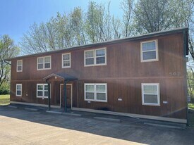 505 W I St in Russellville, AR - Building Photo