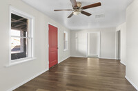 1317 W Pima St, Unit 3 - 6