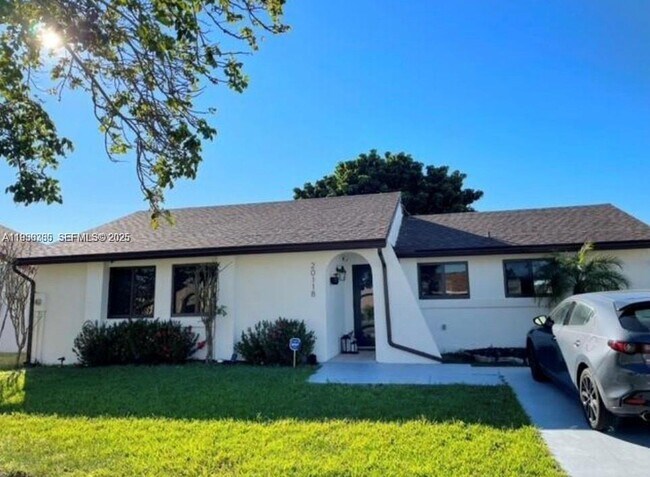 20118 SW 124th Ct in Miami, FL - Foto de edificio - Building Photo