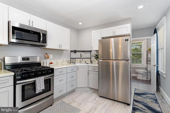 442 Poplar St, Unit 2