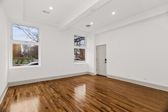 2030 N Oakley Ave in Chicago, IL - Building Photo - Building Photo