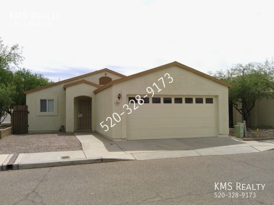 7003 S Placita Sorrento in Tucson, AZ - Building Photo