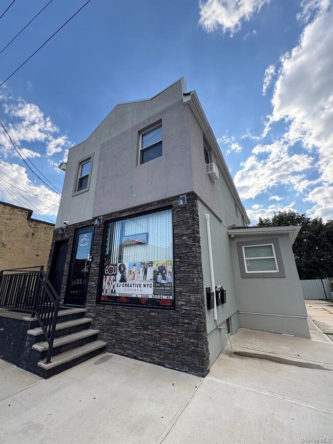 property at 276 Meacham Ave