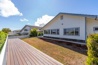 2067 Laukahi St in Honolulu, HI - Building Photo - Building Photo