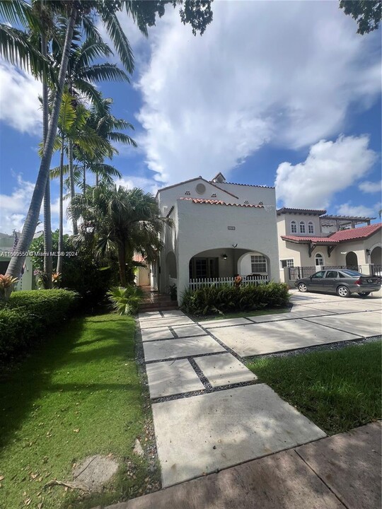 502 Madeira Ave in Coral Gables, FL - Building Photo