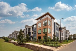 Miro Luxury Apartments in Pooler, GA - Building Photo